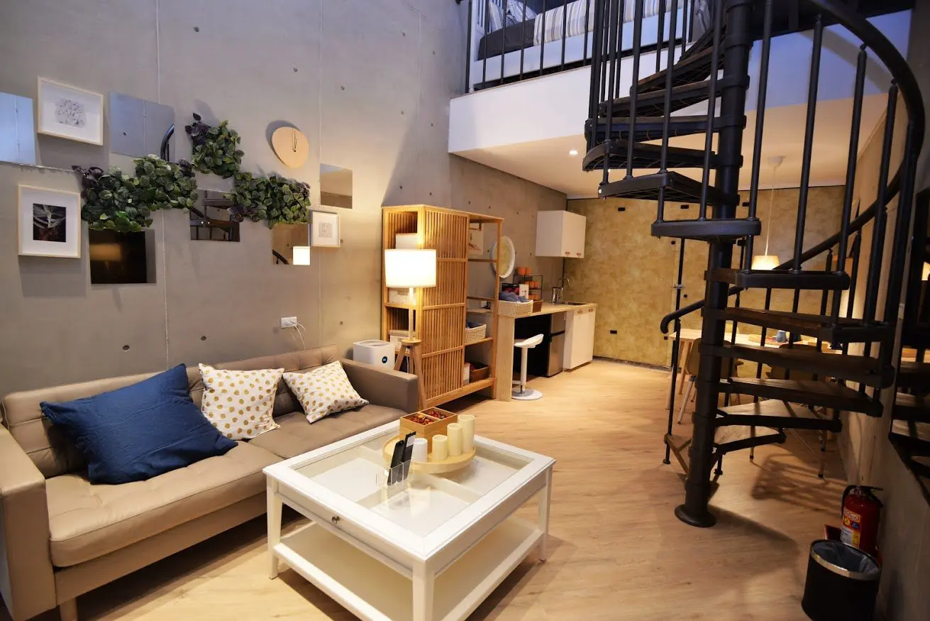 (2-4人包棟首選)樓中樓 席夢思 冷暖氣 套房－附私人免治 浴缸衛浴