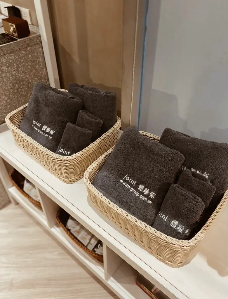 (2-4人包棟首選)樓中樓 席夢思 冷暖氣 套房－附私人免治 浴缸衛浴