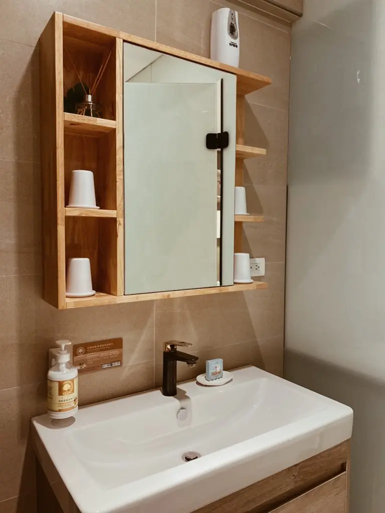 (2-4人包棟首選)樓中樓 席夢思 冷暖氣 套房－附私人免治 浴缸衛浴