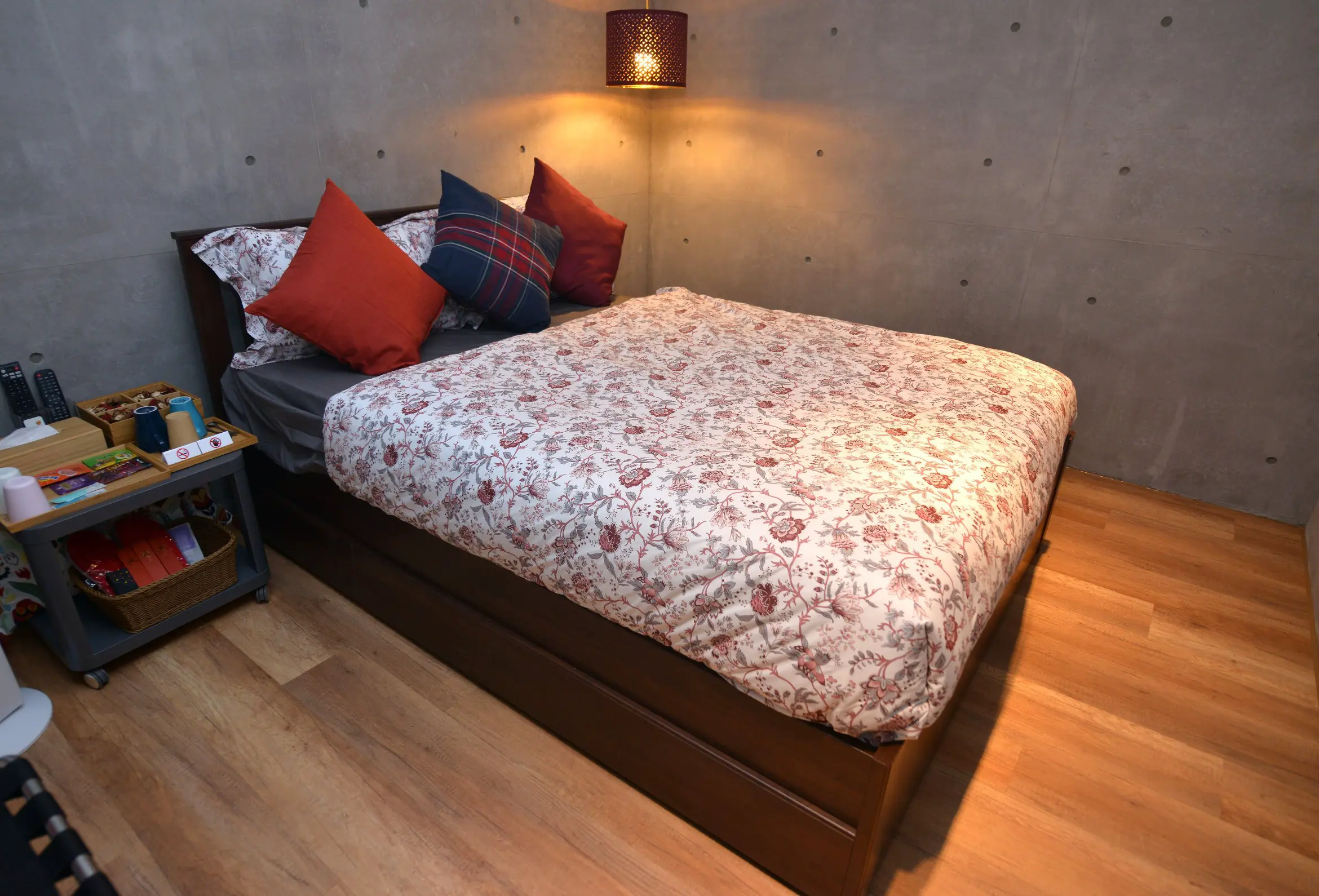 標準 席夢思 冷暖氣房－附共用免治衛浴 免費停車