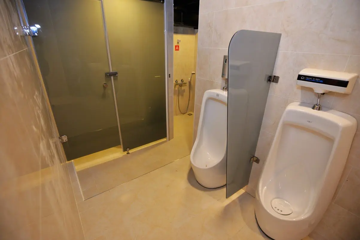 標準 席夢思 冷暖氣房－附共用免治衛浴 免費停車